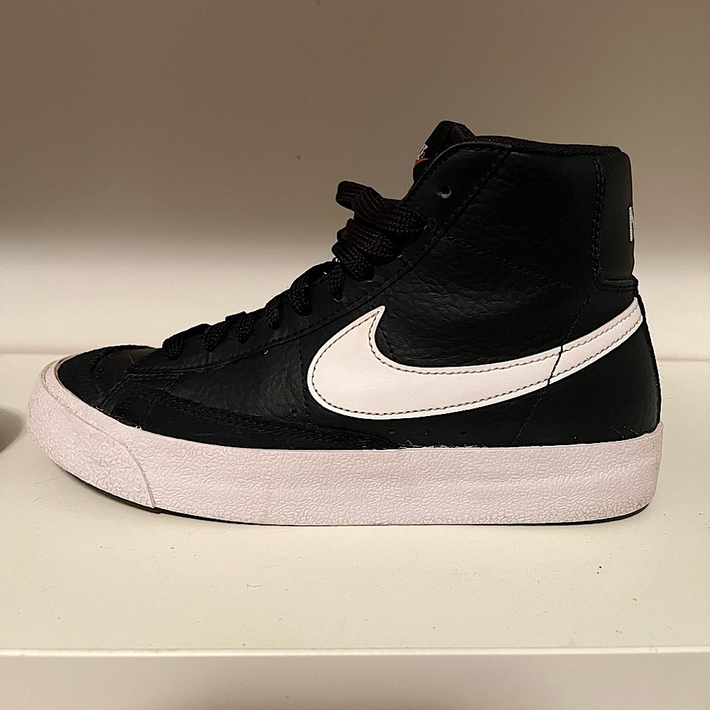 Nike Blazer Mid '77 size 4.5Y